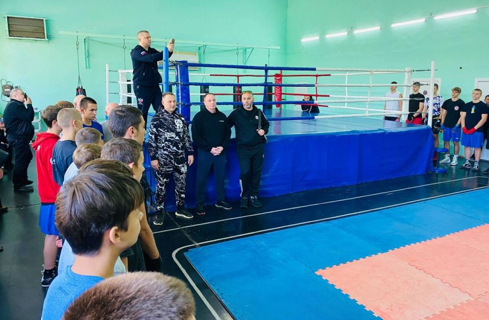 Сегодня в СОК ВИТЯЗЬ , в рамках подготовки к предстоящим Всероссийским соревнованиям ,состоялась совместная тренировка лидеров сборной республики по боксу среди старших юношей ( 2009-10 г.р. ) Сегодня в СОК ВИТЯЗЬ , в рамках подготовки к предстоящим Всероссийским соревнованиям ,состоялась совместная тренировка лидеров сборной республики по боксу среди старших юношей ( 2009-10 г.р. )