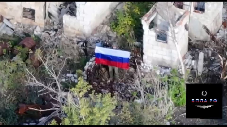 Российские мотострелки из 85-й ОМСБр 3-й ОА ГрВ "Юг" показали кадры освобождения н. п. Фёдоровка на южном участке Северского направления в ДНР Российские мотострелки из 85-й ОМСБр 3-й ОА ГрВ "Юг" показали кадры освобождения н. п. Фёдоровка на южном участке Северского направления в ДНР