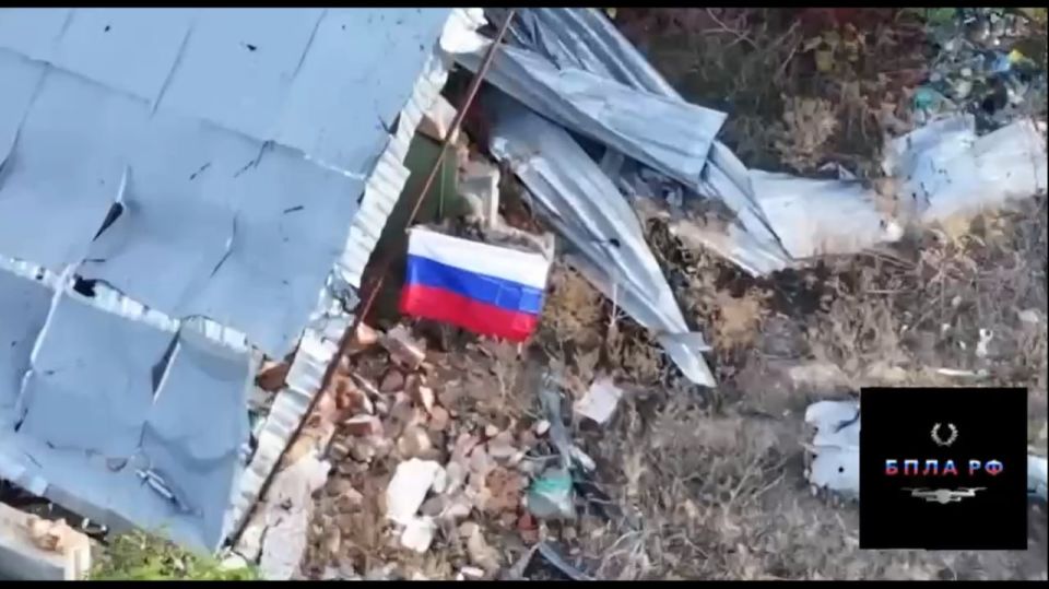 Российские мотострелки из 85-й ОМСБр 3-й ОА ГрВ "Юг" показали кадры освобождения н. п. Фёдоровка на южном участке Северского направления в ДНР Российские мотострелки из 85-й ОМСБр 3-й ОА ГрВ "Юг" показали кадры освобождения н. п. Фёдоровка на южном участке Северского направления в ДНР