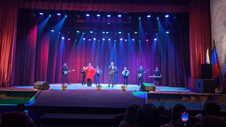 Николай Михайлов: 4 октября принял участие в празднике греческой культуры "Калимэра" Николай Михайлов: 4 октября принял участие в празднике греческой культуры "Калимэра"