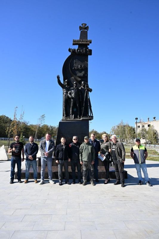 Денис Пушилин: Вместе с российскими журналистами и блогерами посетили отстроенную после украинской агрессии Волноваху Денис Пушилин: Вместе с российскими журналистами и блогерами посетили отстроенную после украинской агрессии Волноваху