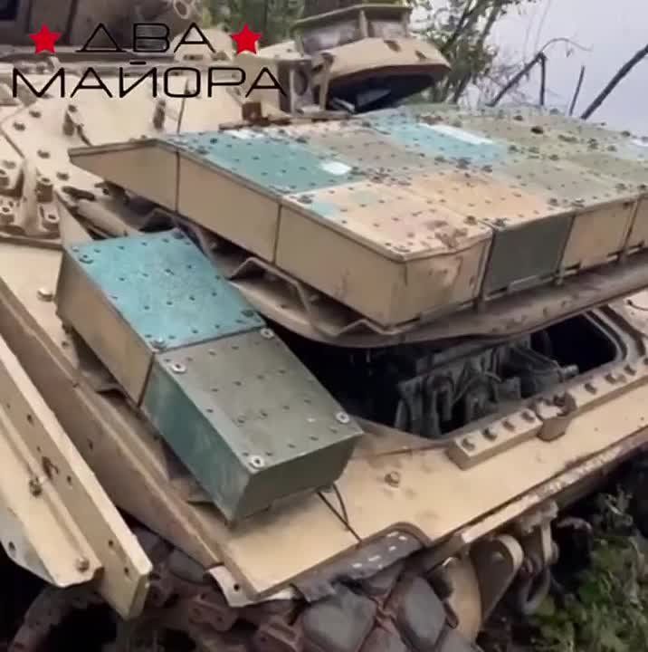 Два майора: Покровское направление. Бойцы осматривают подбитую технику противника, поражённую в недавнем бою