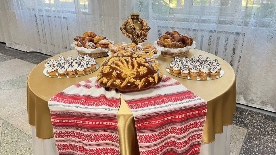 Валентин Левченко: На этой неделе свой 70-летний юбилей отметил ГБПОУ «Донецкий колледж ресторанного сервиса и торговли» Валентин Левченко: На этой неделе свой 70-летний юбилей отметил ГБПОУ «Донецкий колледж ресторанного сервиса и торговли»