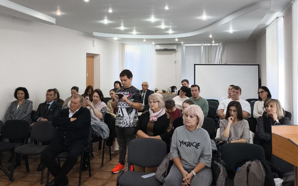 4 октября в Старобешево состоялся круглый стол Центра этнополитической реабилитации «От Византии к Донбассу: история, идентичность и наследие греческой общины Донецкой Народной Республики», посвященный 245-й годовщине... 4 октября в Старобешево состоялся круглый стол Центра этнополитической реабилитации «От Византии к Донбассу: история, идентичность и наследие греческой общины Донецкой Народной Республики», посвященный 245-й годовщине...