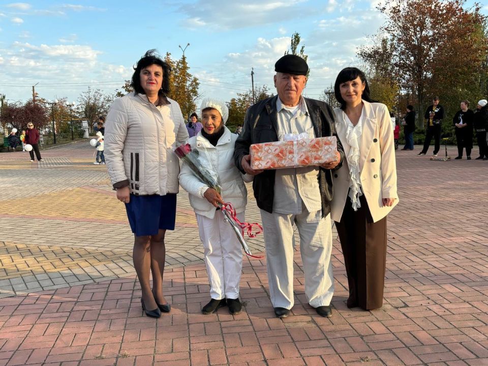 В пгт. Ялта состоялся масштабный праздник, посвященный трем значимым датам: Дню образования Мангушского муниципального округа, Дню воссоединения Донецкой Народной Республики с Российской Федерацией и 245-летию со дня... В пгт. Ялта состоялся масштабный праздник, посвященный трем значимым датам: Дню образования Мангушского муниципального округа, Дню воссоединения Донецкой Народной Республики с Российской Федерацией и 245-летию со дня...