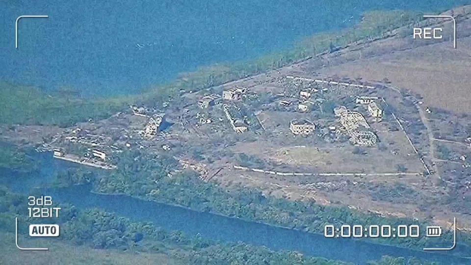 Херсонское направление.. н.п.Никольские дачи. Объективный контроль верхнего неба операторов 18 ОА ГВ "Днепр" уничтожения ПУ БПЛа противника на правом берегу