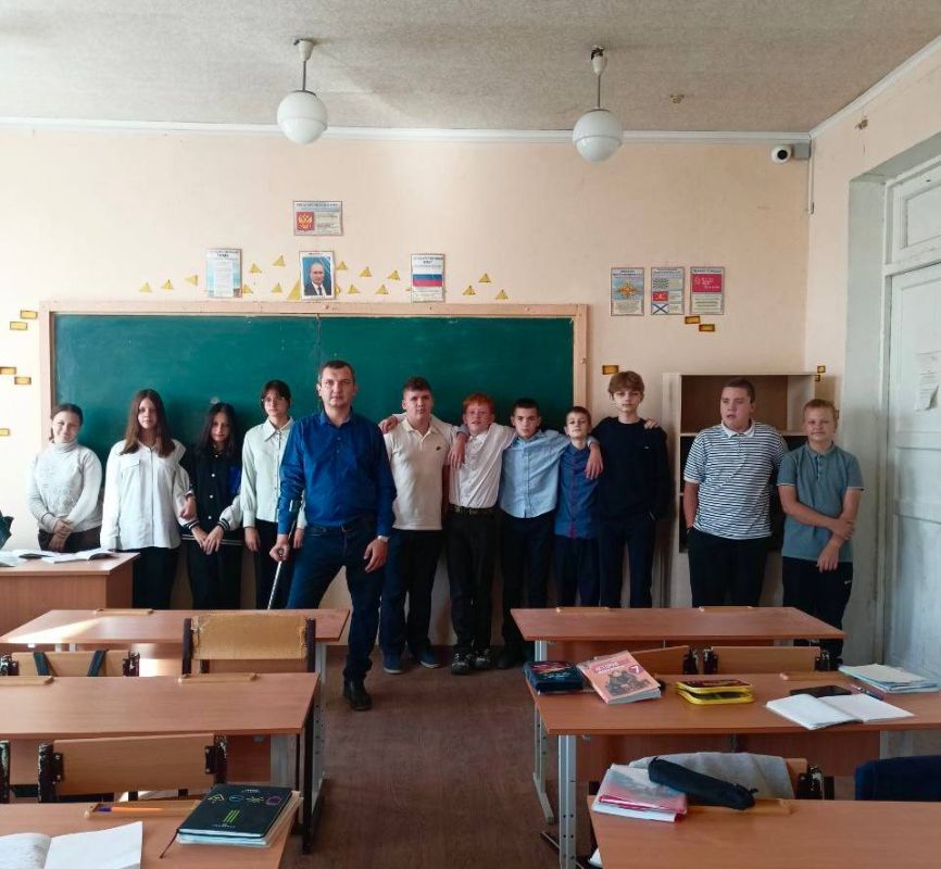 Сегодняшний день наполнен особым смыслом — в России отмечается День учителя Сегодняшний день наполнен особым смыслом — в России отмечается День учителя