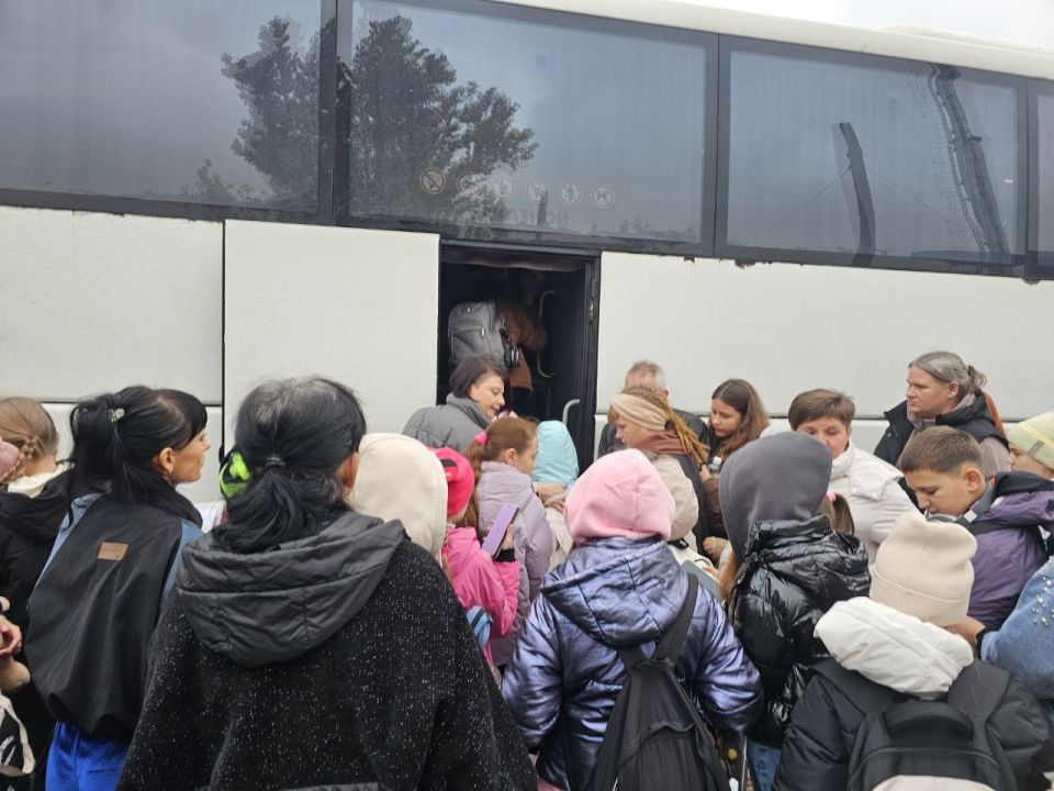 В рамках Всероссийской программы культурно-просветительских маршрутов «Культурная карта 4+85» , 47 ребят в возрасте 8-11 лет городского округа Дебальцево отправились сегодня на экскурсию в г. Казань В рамках Всероссийской программы культурно-просветительских маршрутов «Культурная карта 4+85» , 47 ребят в возрасте 8-11 лет городского округа Дебальцево отправились сегодня на экскурсию в г. Казань