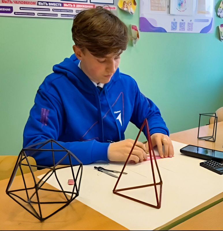 Портативная метеостанция, способная помогать сельскому хозяйству, транспорту и системе предупреждения чрезвычайных ситуаций, разработана командой ребят из Донбасса