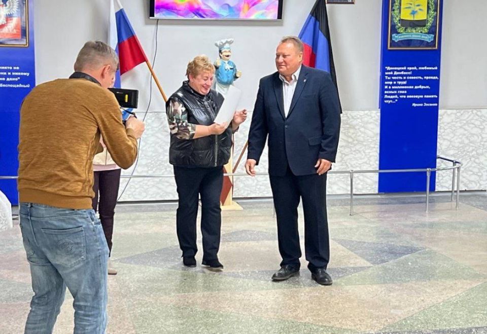 Валентин Левченко: На этой неделе свой 70-летний юбилей отметил ГБПОУ «Донецкий колледж ресторанного сервиса и торговли» Валентин Левченко: На этой неделе свой 70-летний юбилей отметил ГБПОУ «Донецкий колледж ресторанного сервиса и торговли»