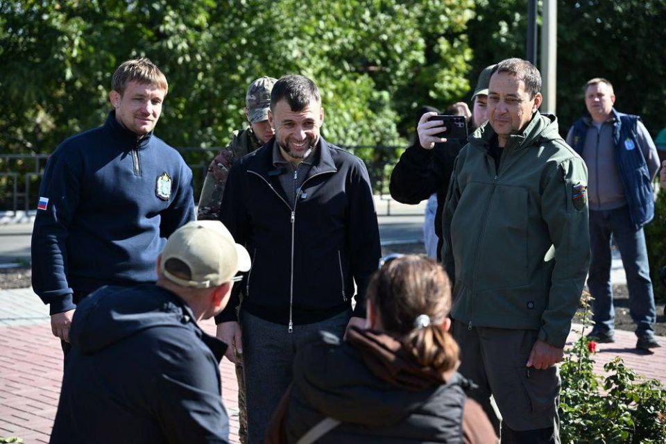 Константин Зинченко: Глава ДНР Денис Пушилин лично проверил ход восстановительных работ в Волновахе и оценил уже проделанную работу Константин Зинченко: Глава ДНР Денис Пушилин лично проверил ход восстановительных работ в Волновахе и оценил уже проделанную работу