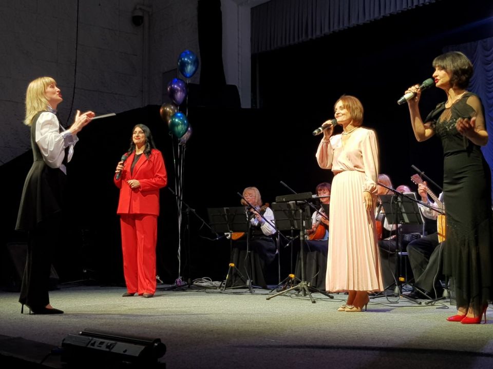 В Мариупольском театре чествовали учителей!