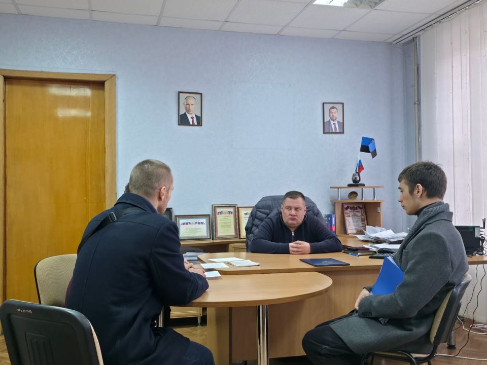 В понедельник, 6 октября, руководитель Управы Куйбышевского внутригородского района Администрации городского округа Донецк Иван Адамец провел плановый прием граждан В понедельник, 6 октября, руководитель Управы Куйбышевского внутригородского района Администрации городского округа Донецк Иван Адамец провел плановый прием граждан