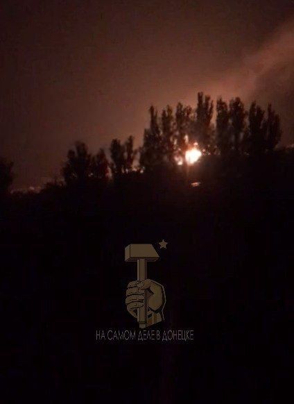 Множественные взрывы в оккупированном Славянске, БПЛА Герани поражают объекты ВСУ в районе ЖД Множественные взрывы в оккупированном Славянске, БПЛА Герани поражают объекты ВСУ в районе ЖД