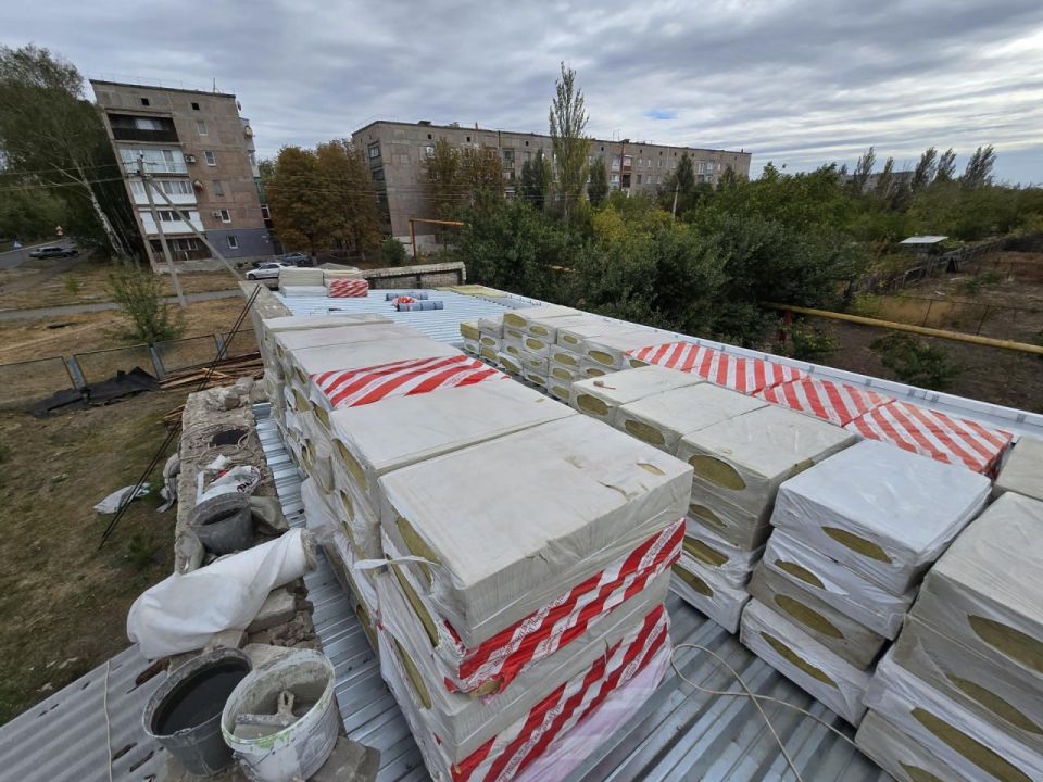 Владимирская область ремонтирует крышу интерната в Кировском Владимирская область ремонтирует крышу интерната в Кировском