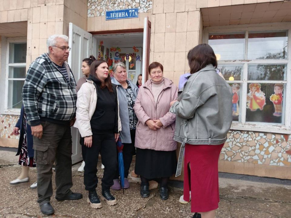 Денис Зубов: Встреча с населением. Заместитель главы администрации городского округа Иловайск Елена Кочетова встретилась с жителями села Зеленое Денис Зубов: Встреча с населением. Заместитель главы администрации городского округа Иловайск Елена Кочетова встретилась с жителями села Зеленое
