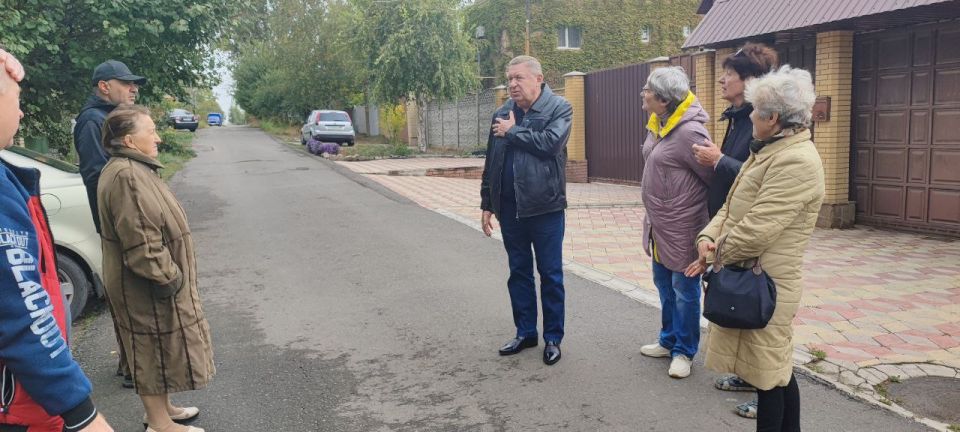 Сергей Скиданов: Сегодня провёл встречу с жителями улицы Радужная , в ходе диалога были озвучены проблемные вопросы основным из которых является отсутствие центрального водоснабжения Сергей Скиданов: Сегодня провёл встречу с жителями улицы Радужная , в ходе диалога были озвучены проблемные вопросы основным из которых является отсутствие центрального водоснабжения