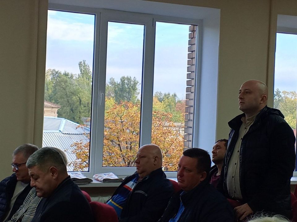 Во исполнение поручения Главы Донецкой Народной Республики Дениса Пушилина, сегодня 06 октября сентября 2025 года, депутаты Ясиноватского муниципального совета Юрий Захаров, Ольга Безуглая и Ирина Евсюкова провели встречи с... Во исполнение поручения Главы Донецкой Народной Республики Дениса Пушилина, сегодня 06 октября сентября 2025 года, депутаты Ясиноватского муниципального совета Юрий Захаров, Ольга Безуглая и Ирина Евсюкова провели встречи с...
