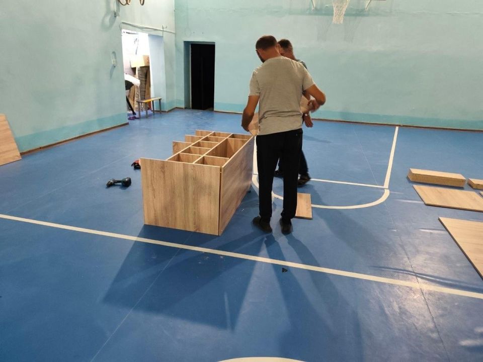 В Волновахе на грант от Ямальской проектной школы модернизировали гардероб В Волновахе на грант от Ямальской проектной школы модернизировали гардероб