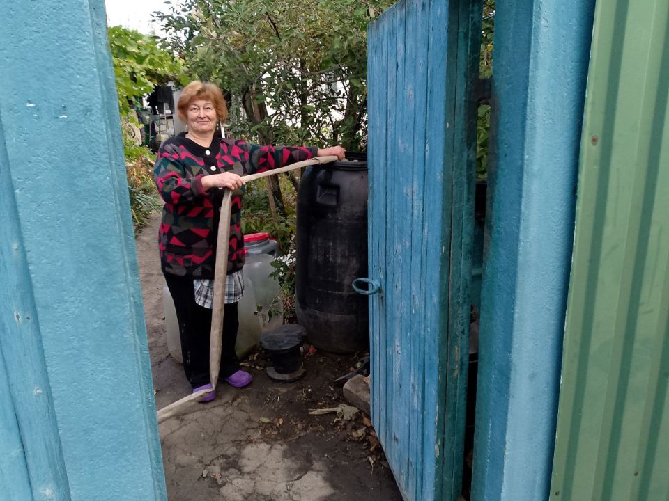 Для обеспечения водой жителей района Управой Кировского внутригородского района при поддержке региона-шефа Московская область ежедневно осуществляется подвоз воды для жителей домов, в которые в установленный графиком день не... Для обеспечения водой жителей района Управой Кировского внутригородского района при поддержке региона-шефа Московская область ежедневно осуществляется подвоз воды для жителей домов, в которые в установленный графиком день не...