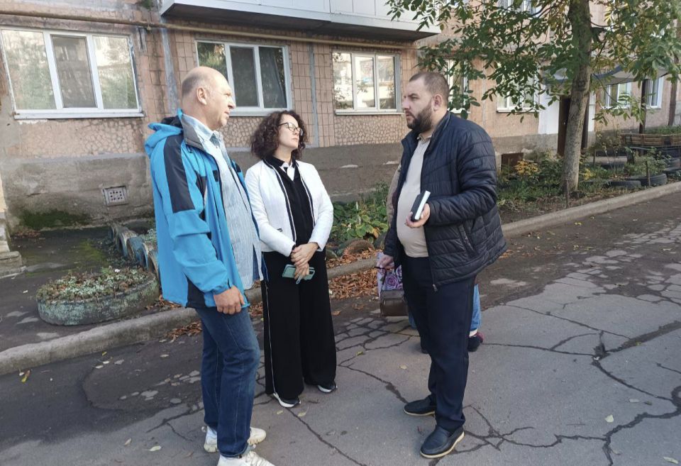 По поручению Главы ДНР Дениса Пушилина 07.10.2025 по адресу: г. Донецк, ул. Речная,56 состоялась встреча с жителями района, на которой присутствовал заместитель руководителя Управы Ленинского внутригородского района... По поручению Главы ДНР Дениса Пушилина 07.10.2025 по адресу: г. Донецк, ул. Речная,56 состоялась встреча с жителями района, на которой присутствовал заместитель руководителя Управы Ленинского внутригородского района...
