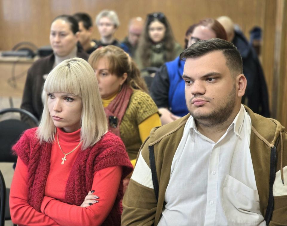 Дмитрий Огилец: По поручению Главы Донецкой Народной Республики провел встречу с трудовым коллективом "Донецкий строительный техникум " Дмитрий Огилец: По поручению Главы Донецкой Народной Республики провел встречу с трудовым коллективом "Донецкий строительный техникум "