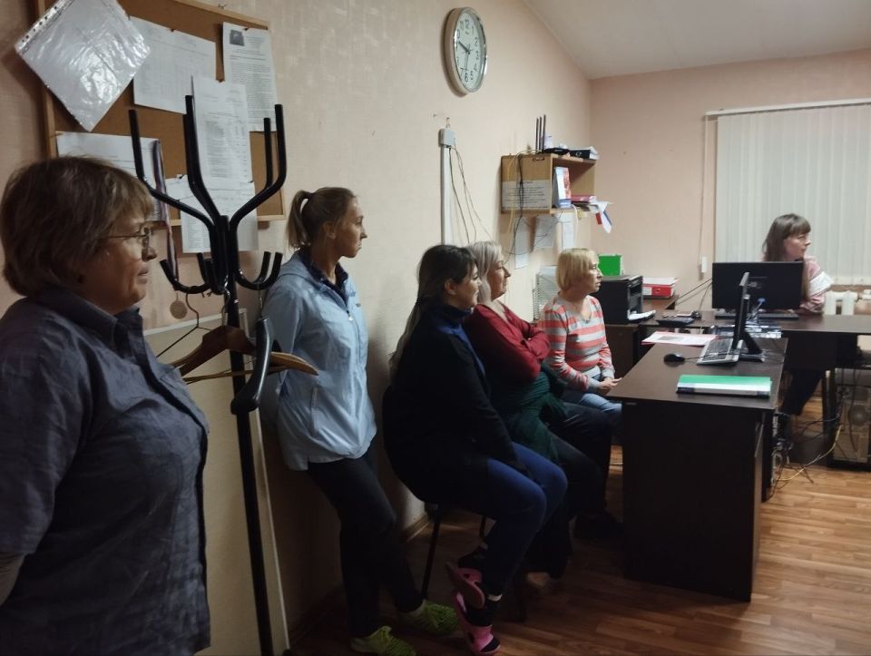 Сегодня начальник отдела по физической культуре и спорту Администрации городского округа Харцызск Евгений Гладкий провел встречу с трудовым коллективом Муниципального бюджетного учреждения СОК «ВИТЯЗЬ» Сегодня начальник отдела по физической культуре и спорту Администрации городского округа Харцызск Евгений Гладкий провел встречу с трудовым коллективом Муниципального бюджетного учреждения СОК «ВИТЯЗЬ»