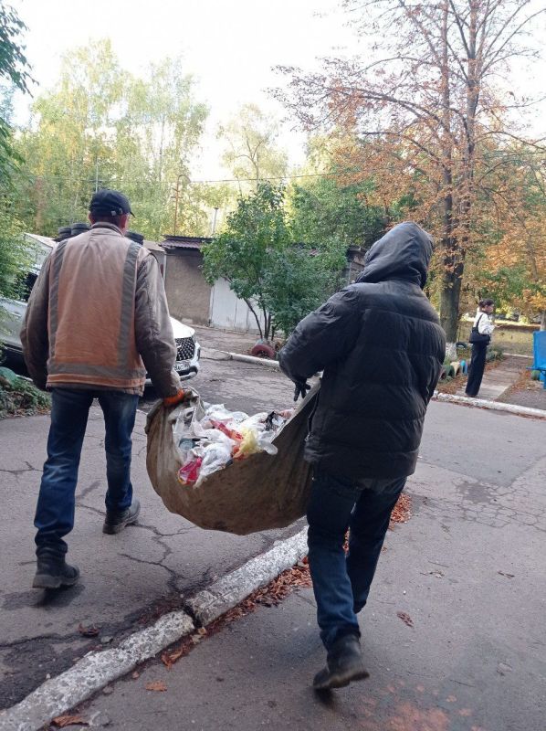 Сегодня, 07.10.2025 года, силами сотрудников жилищно-коммунальных предприятий Пролетарского внутригородского района г. Донецка были выполнены следующие работы: Сегодня, 07.10.2025 года, силами сотрудников жилищно-коммунальных предприятий Пролетарского внутригородского района г. Донецка были выполнены следующие работы:
