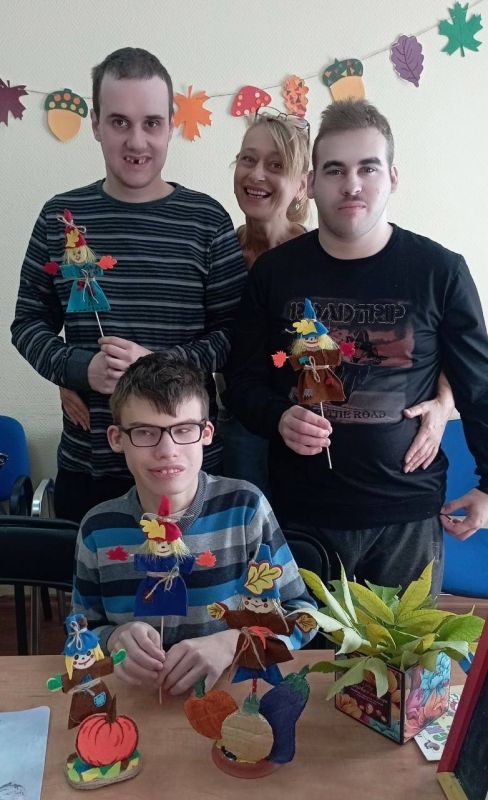 Осенняя эстафета поделок в клубе «Особый ребёнок» Осенняя эстафета поделок в клубе «Особый ребёнок»