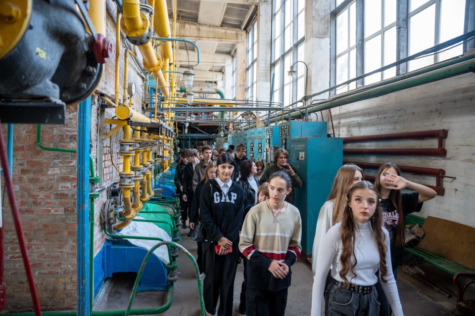Нам есть чем гордиться!. Всероссийская профориентационная неделю «Нам есть чем гордиться» объединяет тех, кто уже сделал свой профессиональный выбор, и тех, кто только ищет свое призвание Нам есть чем гордиться!. Всероссийская профориентационная неделю «Нам есть чем гордиться» объединяет тех, кто уже сделал свой профессиональный выбор, и тех, кто только ищет свое призвание