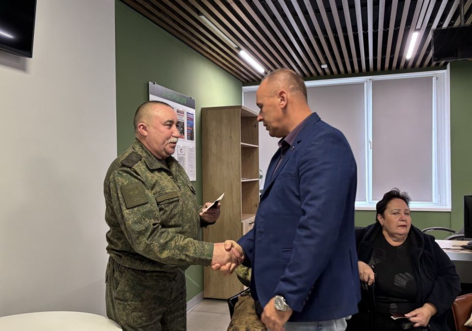 В донецком филиале фонда «Защитники Отечества» вручили еще 58 удостоверений ветеранам ОБТФ «Каскад» В донецком филиале фонда «Защитники Отечества» вручили еще 58 удостоверений ветеранам ОБТФ «Каскад»