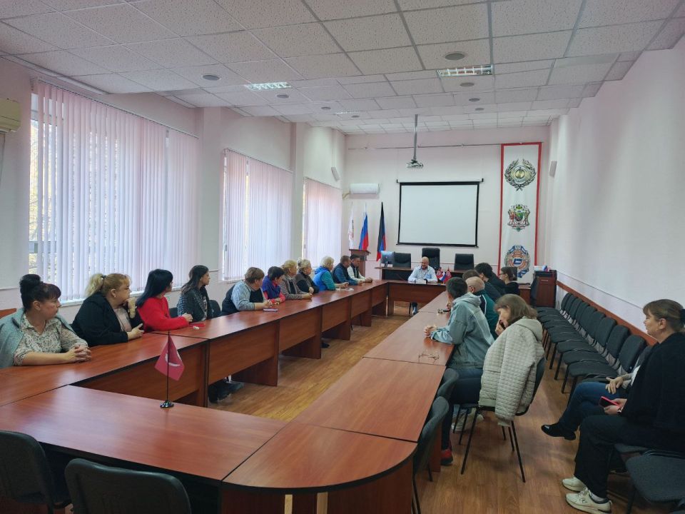 Иван Приходько: В Центрально-Городском районе Горловки прошли встречи с трудовыми коллективами Иван Приходько: В Центрально-Городском районе Горловки прошли встречи с трудовыми коллективами