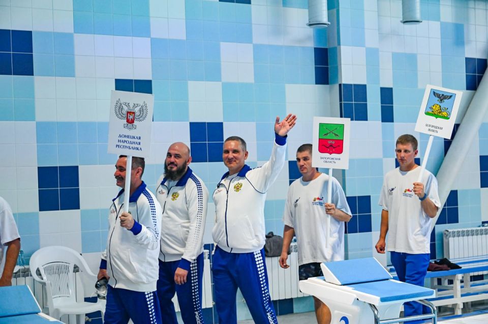 Ветераны из ДНР приняли участие в соревнованиях по плаванию Ветераны из ДНР приняли участие в соревнованиях по плаванию