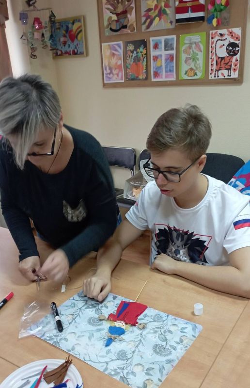 Осенняя эстафета поделок в клубе «Особый ребёнок» Осенняя эстафета поделок в клубе «Особый ребёнок»