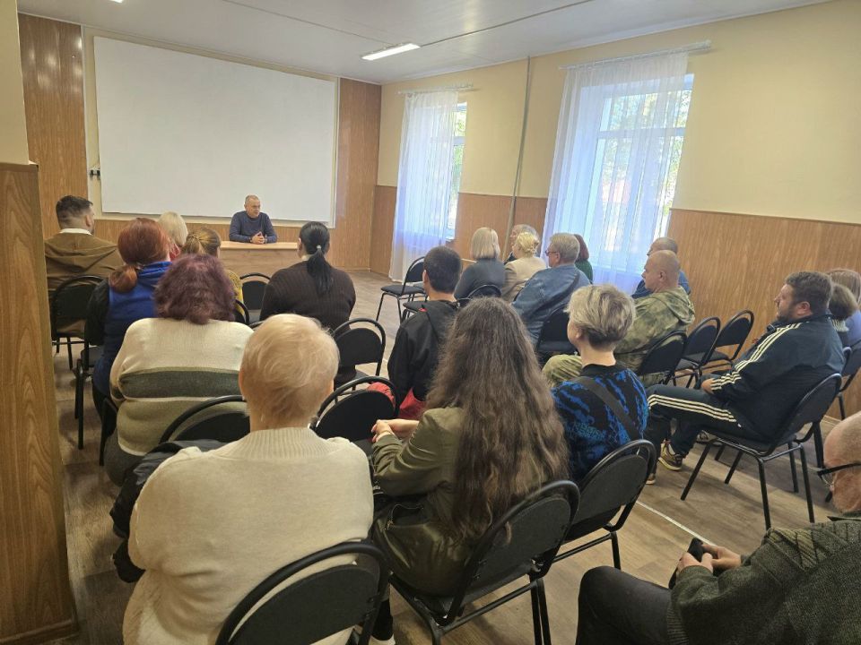 Дмитрий Огилец: По поручению Главы Донецкой Народной Республики провел встречу с трудовым коллективом "Донецкий строительный техникум " Дмитрий Огилец: По поручению Главы Донецкой Народной Республики провел встречу с трудовым коллективом "Донецкий строительный техникум "