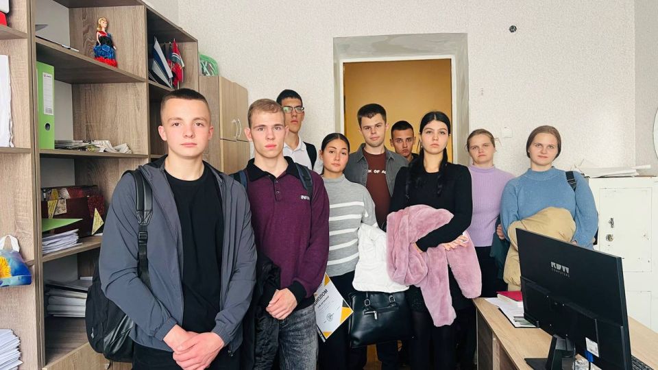 Экскурсия в органы исполнительной власти: путь к пониманию местной власти Экскурсия в органы исполнительной власти: путь к пониманию местной власти