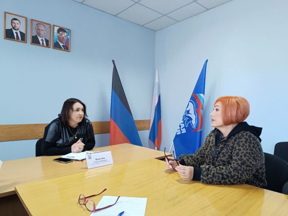 Денис Зубов: Прием граждан. Сегодня, 07 октября, в общественной приемной Всероссийской политической партии "Единая Россия" прошла встреча с жителями городского округа Иловайск Денис Зубов: Прием граждан. Сегодня, 07 октября, в общественной приемной Всероссийской политической партии "Единая Россия" прошла встреча с жителями городского округа Иловайск