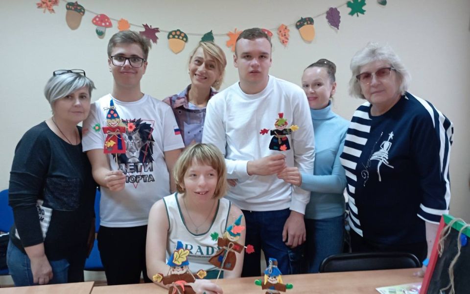 Осенняя эстафета поделок в клубе «Особый ребёнок» Осенняя эстафета поделок в клубе «Особый ребёнок»