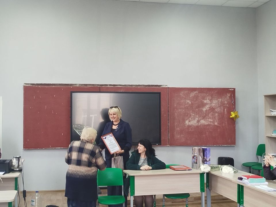 Награждение учителей в рамках проекта "Женское движение Единой России" Награждение учителей в рамках проекта "Женское движение Единой России"