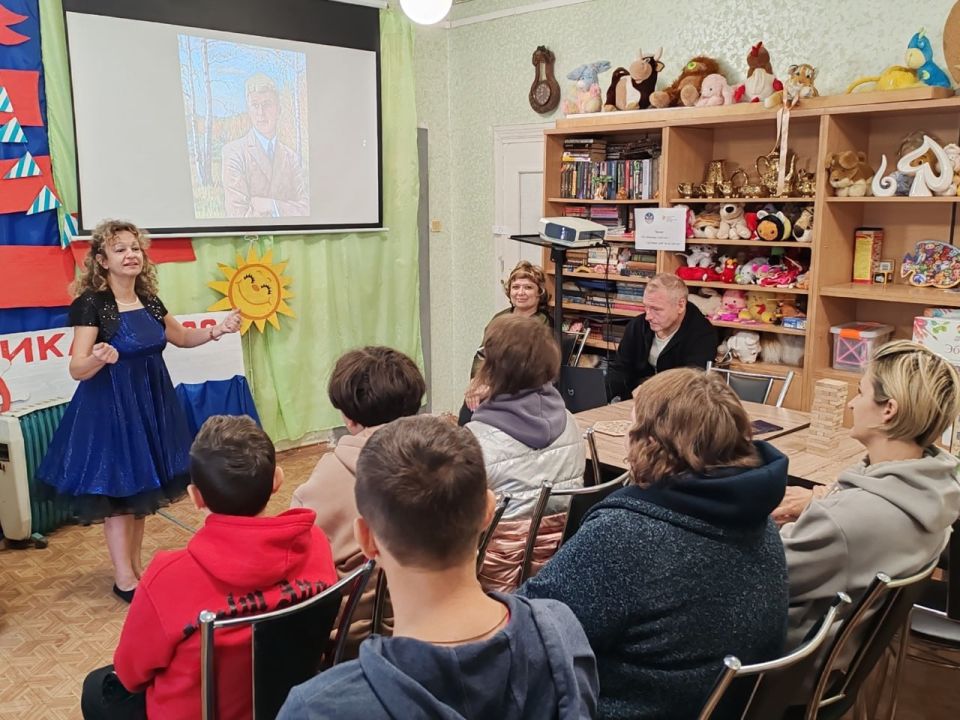 Я душу выплесну в слова. Сотрудник Донецкой республиканской библиотеки для детей имени С.М. Кирова Марина Салатинская провела для членов Макеевской местной общественной организации инвалидов «Ника плюс» литературную гостиную... Я душу выплесну в слова. Сотрудник Донецкой республиканской библиотеки для детей имени С.М. Кирова Марина Салатинская провела для членов Макеевской местной общественной организации инвалидов «Ника плюс» литературную гостиную...