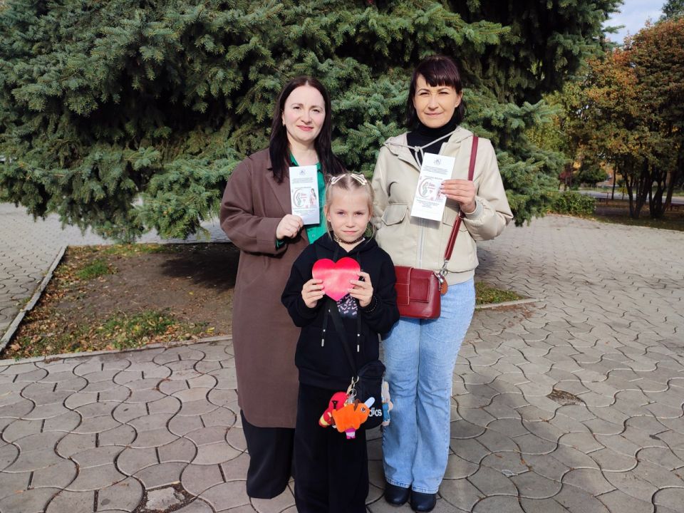 Сегодня, 7 октября, в Пролетарском районе города Донецка состоялась акция «Лучшее имя – мама», приуроченная ко Дню беременных Сегодня, 7 октября, в Пролетарском районе города Донецка состоялась акция «Лучшее имя – мама», приуроченная ко Дню беременных