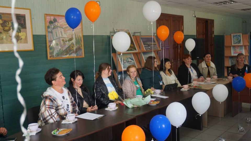 В Мангушском округе вручили подарки будущим мамам в рамках проекта «Крепкая семья» В Мангушском округе вручили подарки будущим мамам в рамках проекта «Крепкая семья»