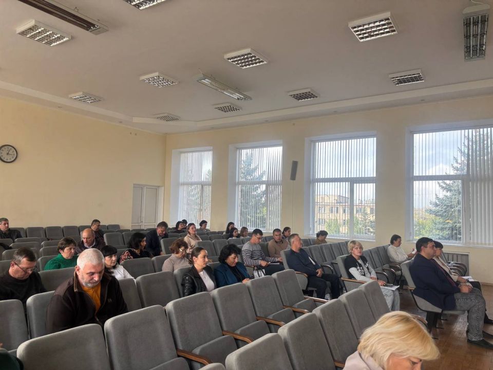 Борис Трима: Глава Мангушского муниципального округа Борис Владимирович Трима провел рабочее совещание с руководителями учреждений, предприятий и начальниками структурных подразделений администрации Борис Трима: Глава Мангушского муниципального округа Борис Владимирович Трима провел рабочее совещание с руководителями учреждений, предприятий и начальниками структурных подразделений администрации