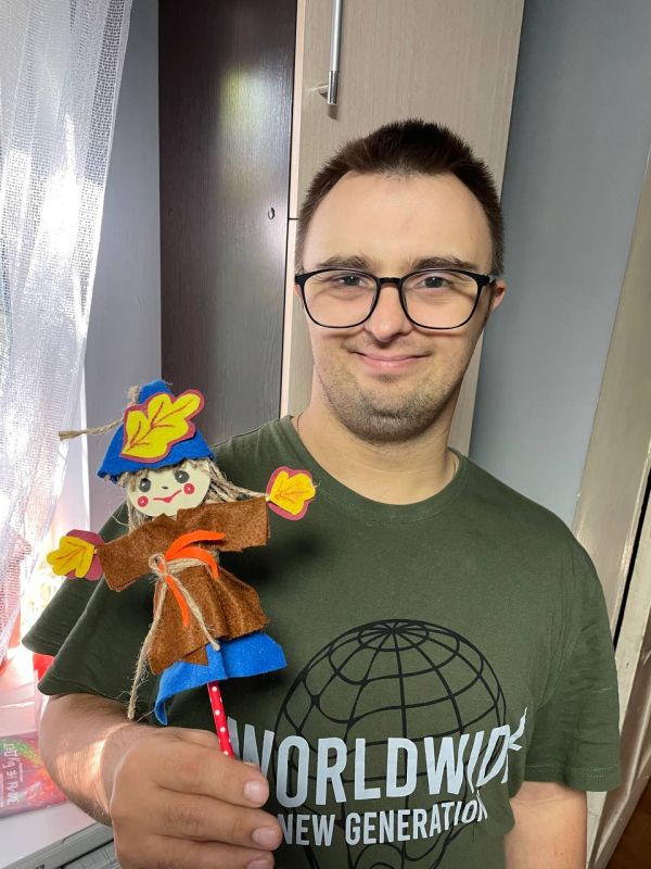 Осенняя эстафета поделок в клубе «Особый ребёнок» Осенняя эстафета поделок в клубе «Особый ребёнок»