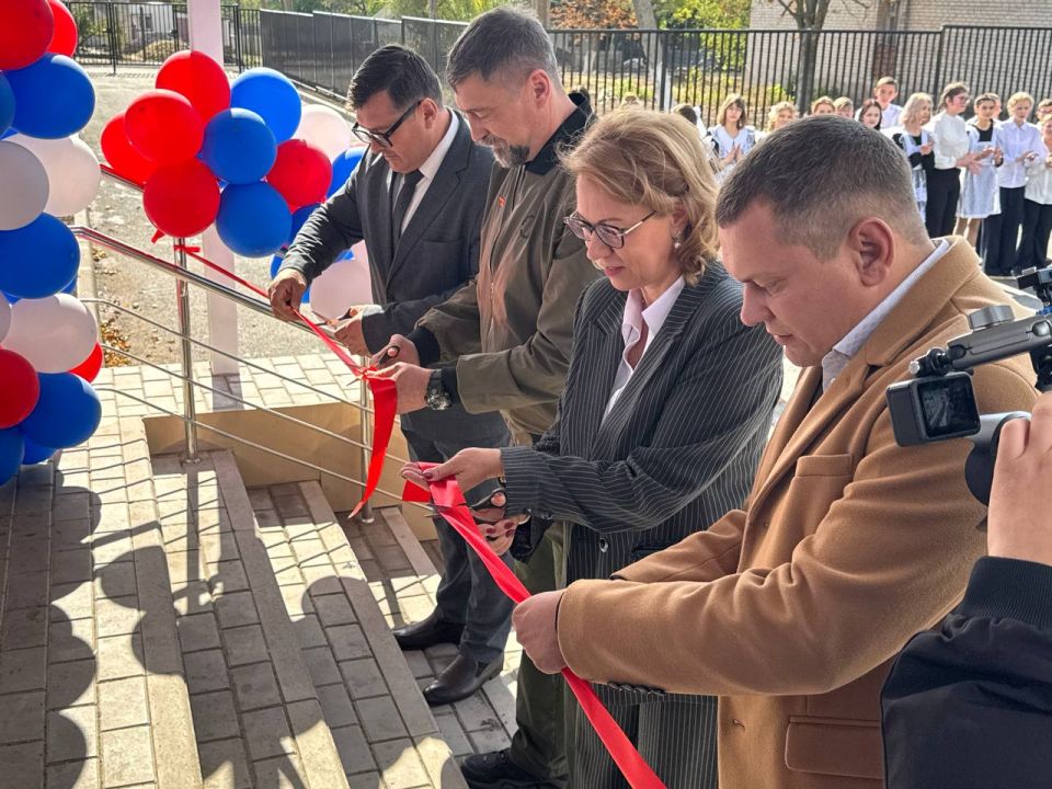 Олег Трофимов: В Новоазовском округе после капитального ремонта открыта Розовская школа Олег Трофимов: В Новоазовском округе после капитального ремонта открыта Розовская школа