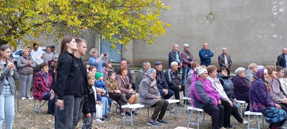 Продолжаются выступления ВИА «УЛЕЙ»: гастрольный тур успешно развивается Продолжаются выступления ВИА «УЛЕЙ»: гастрольный тур успешно развивается