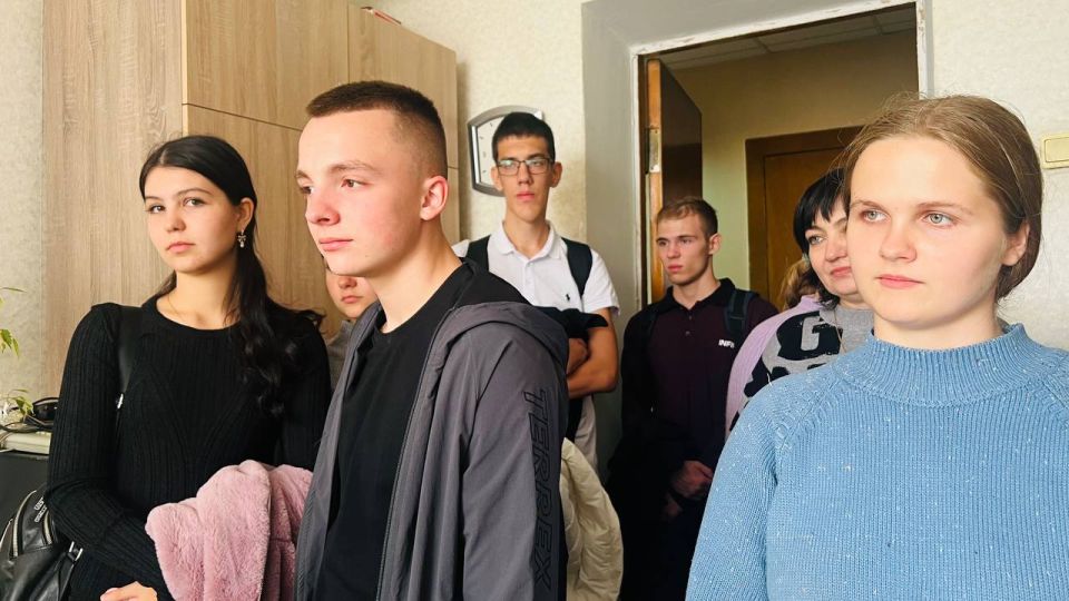 Экскурсия в органы исполнительной власти: путь к пониманию местной власти Экскурсия в органы исполнительной власти: путь к пониманию местной власти