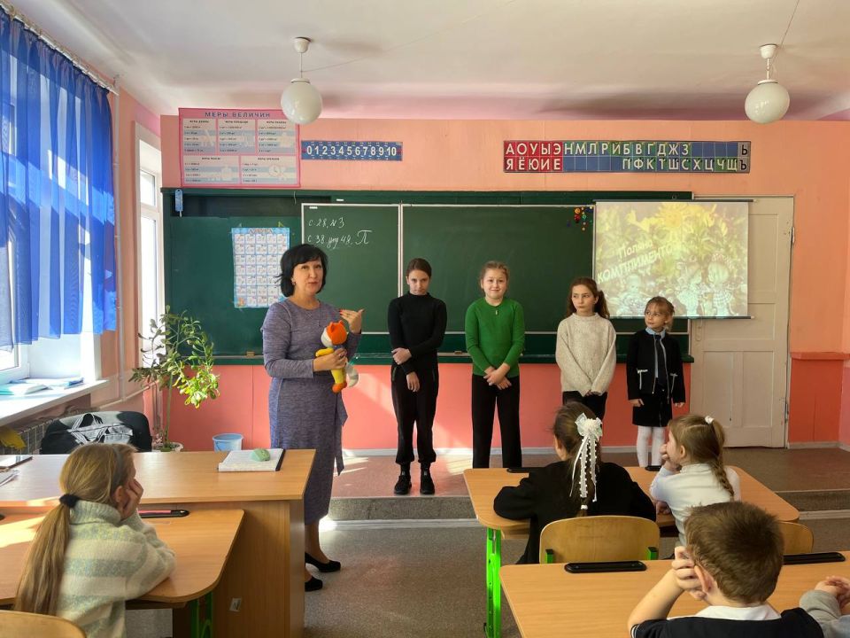 1000 ДОБРЫХ ДЕЛ. С целью развития общественных инициатив и массовой доброй активности, привлечения внимания обучающихся к важности добрых дел и благотворительности педагоги, учащиеся ГБОУ "Школа № 4 г.о. Дебальцево" приняли... 1000 ДОБРЫХ ДЕЛ. С целью развития общественных инициатив и массовой доброй активности, привлечения внимания обучающихся к важности добрых дел и благотворительности педагоги, учащиеся ГБОУ "Школа № 4 г.о. Дебальцево" приняли...