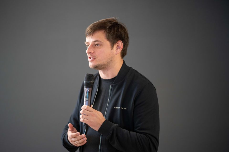 Нам есть чем гордиться!. Всероссийская профориентационная неделю «Нам есть чем гордиться» объединяет тех, кто уже сделал свой профессиональный выбор, и тех, кто только ищет свое призвание Нам есть чем гордиться!. Всероссийская профориентационная неделю «Нам есть чем гордиться» объединяет тех, кто уже сделал свой профессиональный выбор, и тех, кто только ищет свое призвание