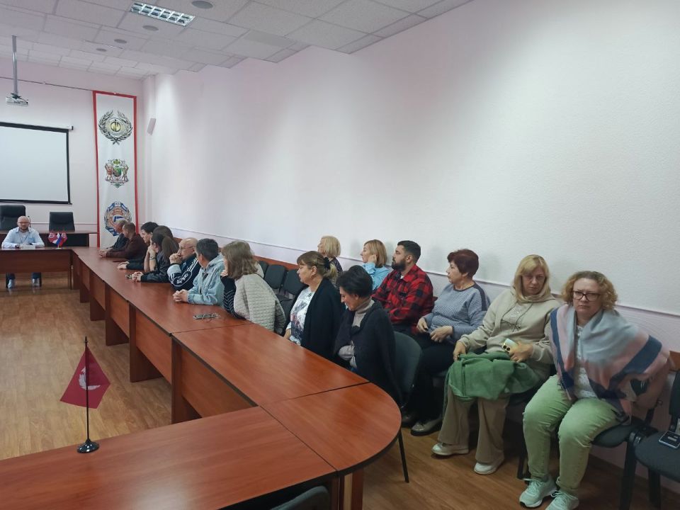 Иван Приходько: В Центрально-Городском районе Горловки прошли встречи с трудовыми коллективами Иван Приходько: В Центрально-Городском районе Горловки прошли встречи с трудовыми коллективами